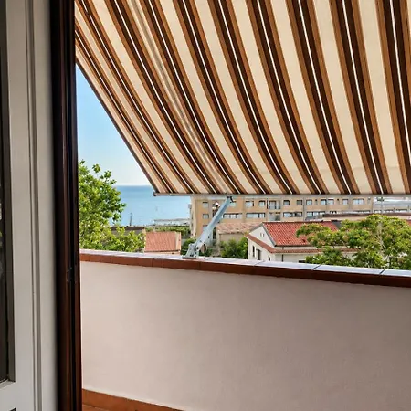 Sea Homes Apartman Paola